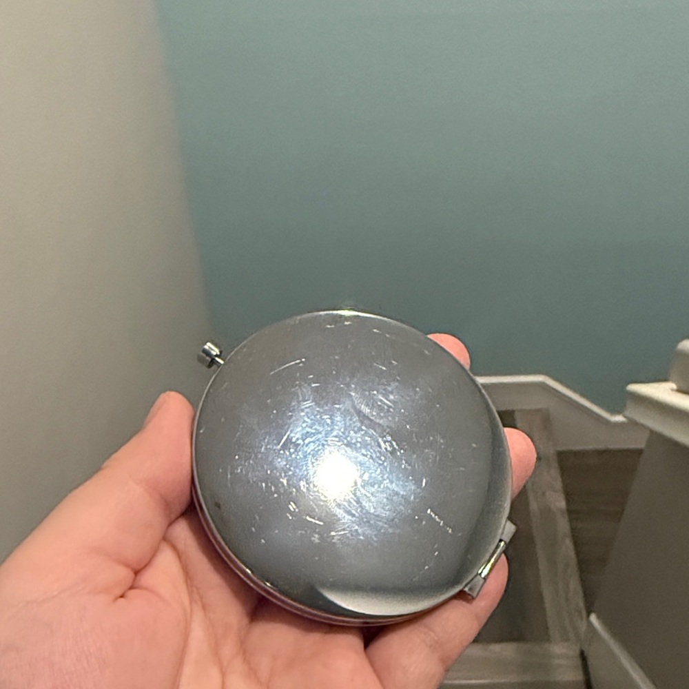 Compact Mirror - Picture 5 of 5